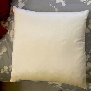 ✖️SOLD✖️Set of Z Gallerie Accent Pillows (5)